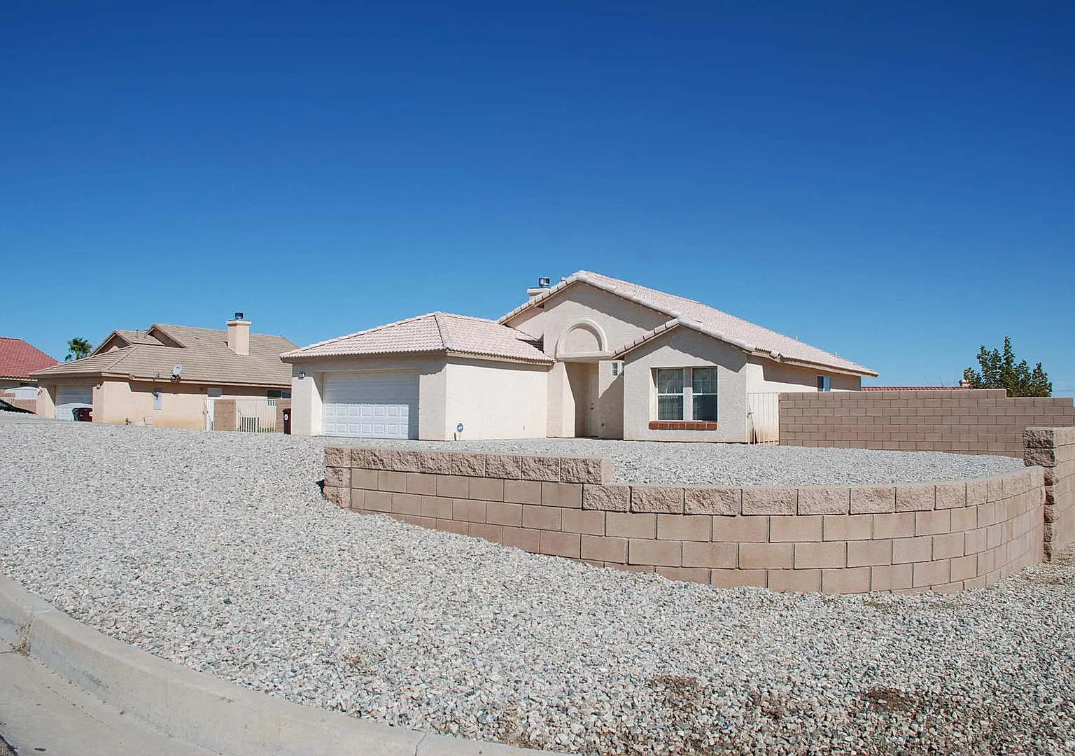 Nice corner lot home in Cooper Hills — Photo 2