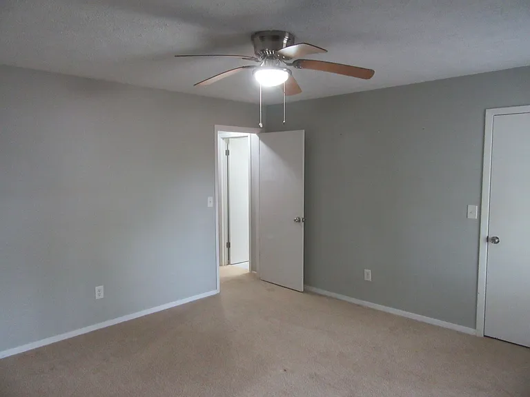 1113 Arthur Ave — Photo 24