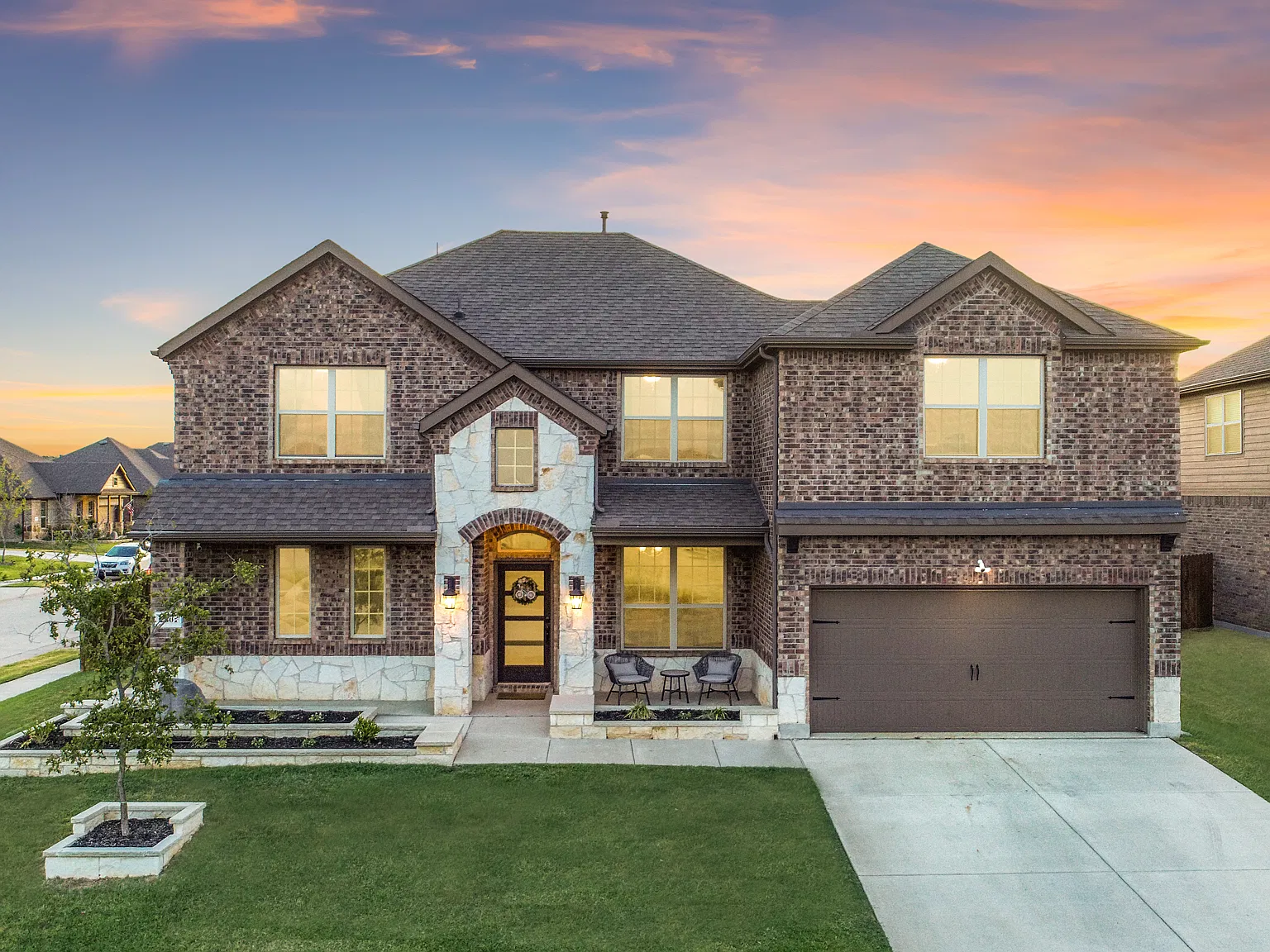 5 bed, 3.5 bath, 3249 sqft, $3,750 — Photo 2