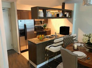 81 Navy Wharf Ct, Toronto, ON M5V 3S2