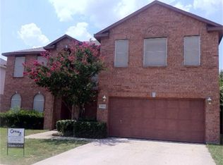 5925 Iris Dr, Haltom City, TX 76137