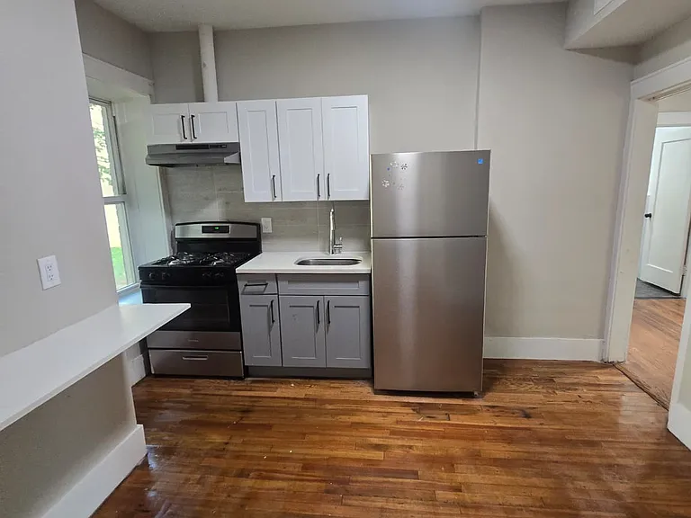 502 W 7th St #101 — Photo 1