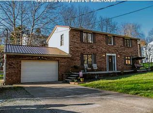 581 Dairy Rd, Poca, WV 25159