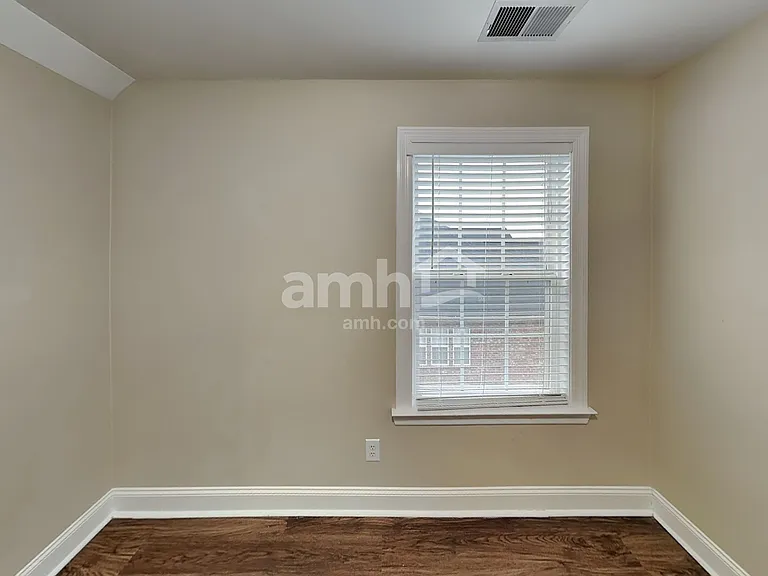 4013 Lilac Ln — Photo 18