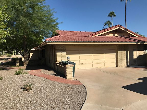 4th image of 185 E Cercado Ln