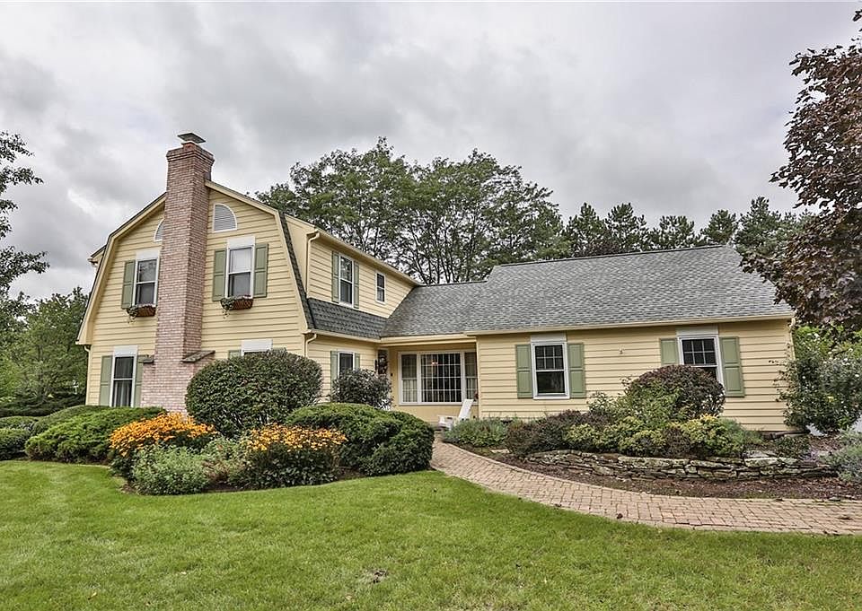 1st image of 150 Drumlin View Dr