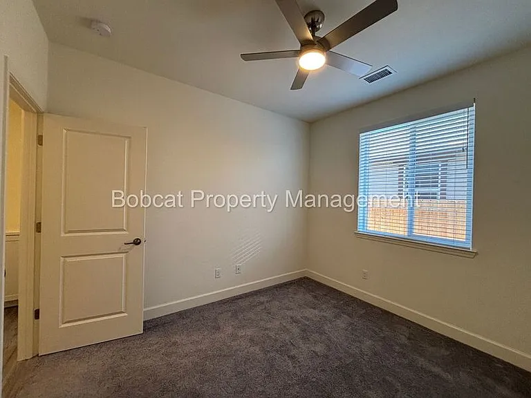 1097 Dapple Dr — Photo 23