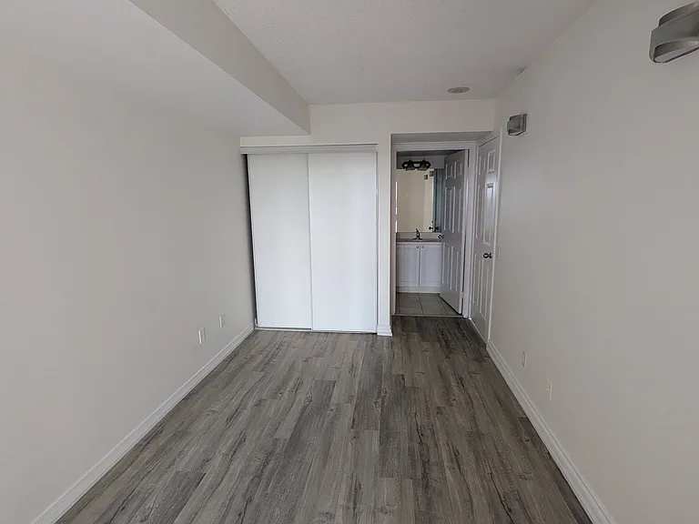 30 Harrison Garden Blvd #1906 — Photo 4