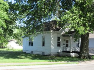 533 N High St, Carlinville, IL 62626