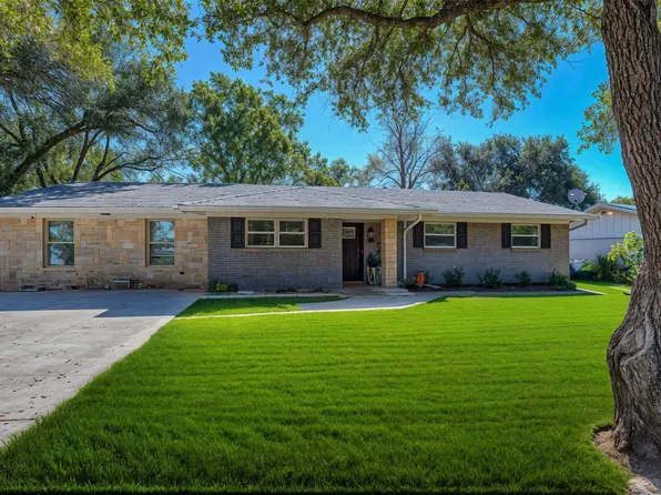 523 Wynne Rd, Wills Point, TX 75169