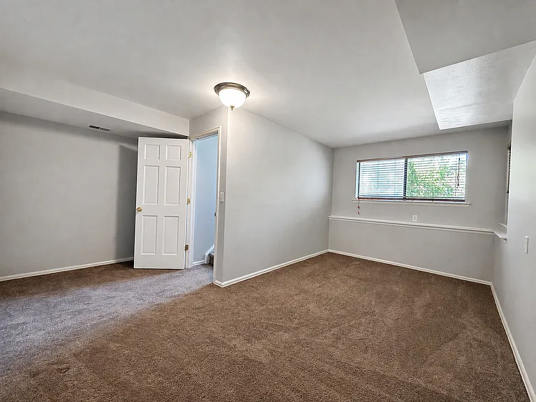 1031 Portland Pl #7 — Photo 11