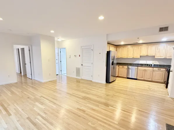 77 Jefferson Street image 7 of 28