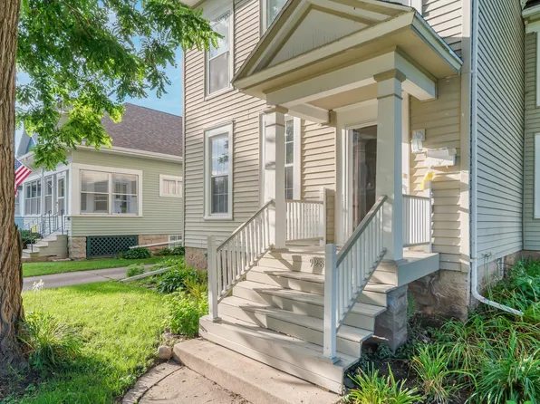 928 Waugoo Ave, Oshkosh, WI 54901