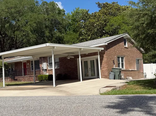 1022 Riverview Dr, Hanahan, SC 29410