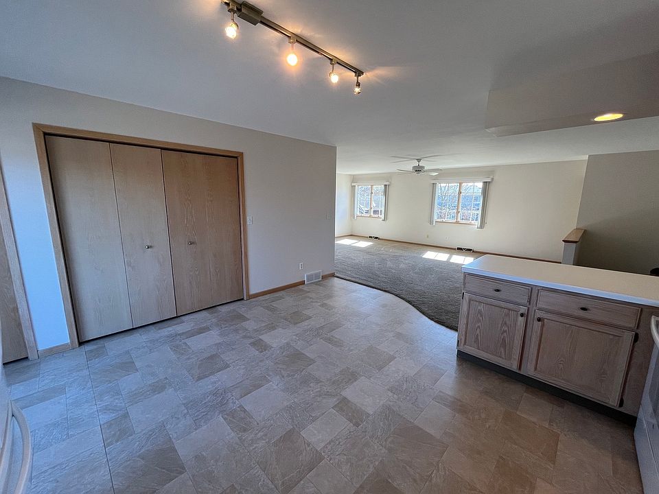 221 Mattek Ct 221, Dekalb, IL 60115 Zillow