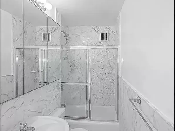 426 East 81st Street image 4 of 4