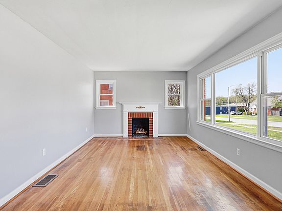 3rd image of 138 Saint William Dr