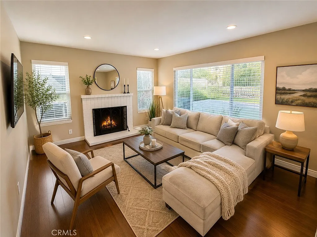 4 bed, 2.5 bath, 1865 sqft, $4,950 — Photo 3