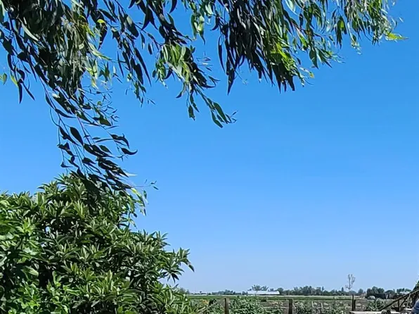 8794 Blossom Ave, Dos Palos, CA 93620