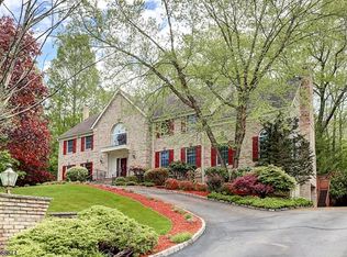 5 Starview Ct, Wayne, NJ 07470