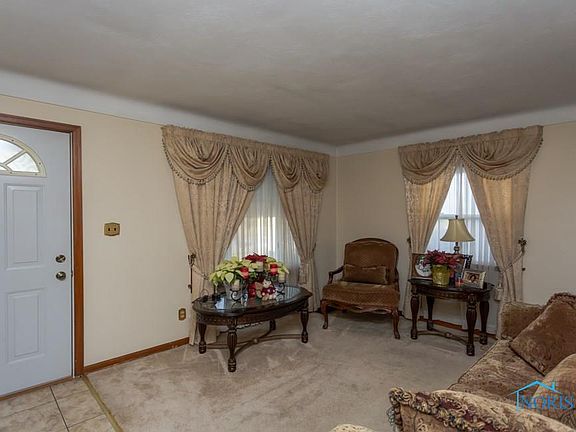 3rd image of 823 Toledo Ave