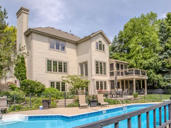 W261N2522 Deer Haven DRIVE, Pewaukee, WI 53072