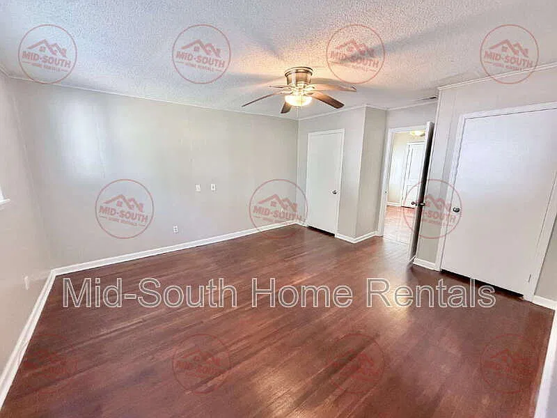 3 bed, 1.0 bath, 1565 sqft, $1,095 — Photo 3