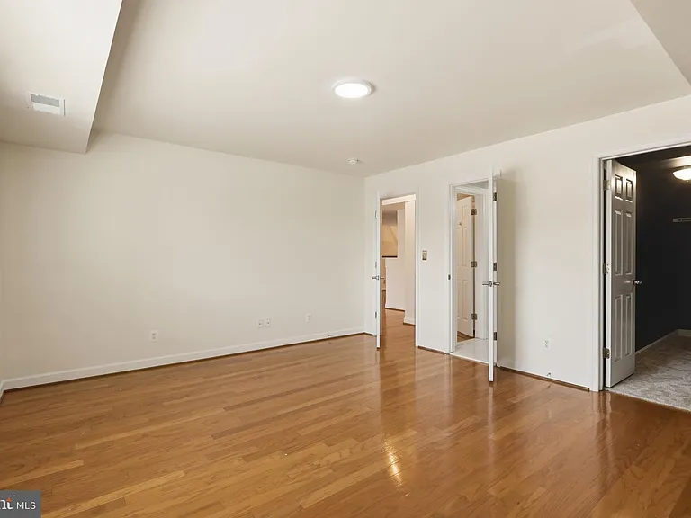 1421 N Van Dorn St #A — Photo 14