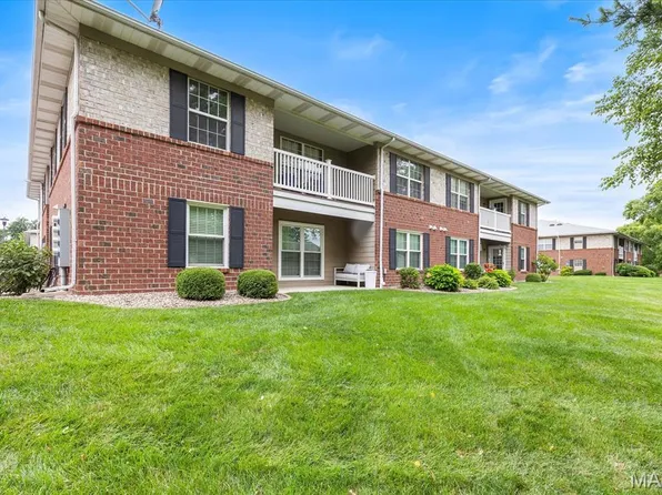 406 S Church St APT 416, Saint Peters, MO 63376