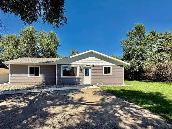 379540 N Shore Dr, Aberdeen, SD 57401