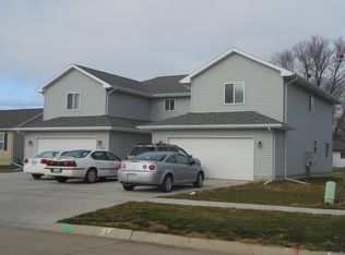 1503 Springbrook Dr, Cedar Falls, IA 50613