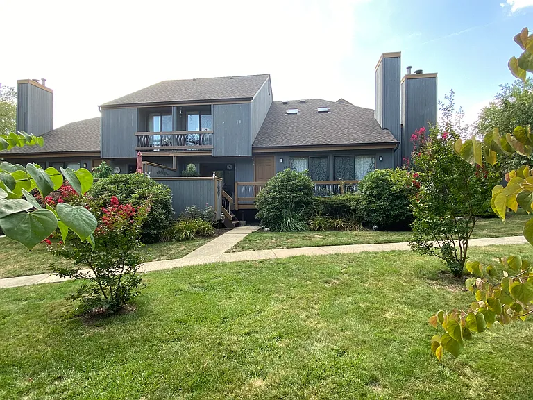 Sycamore Ct — Photo 29