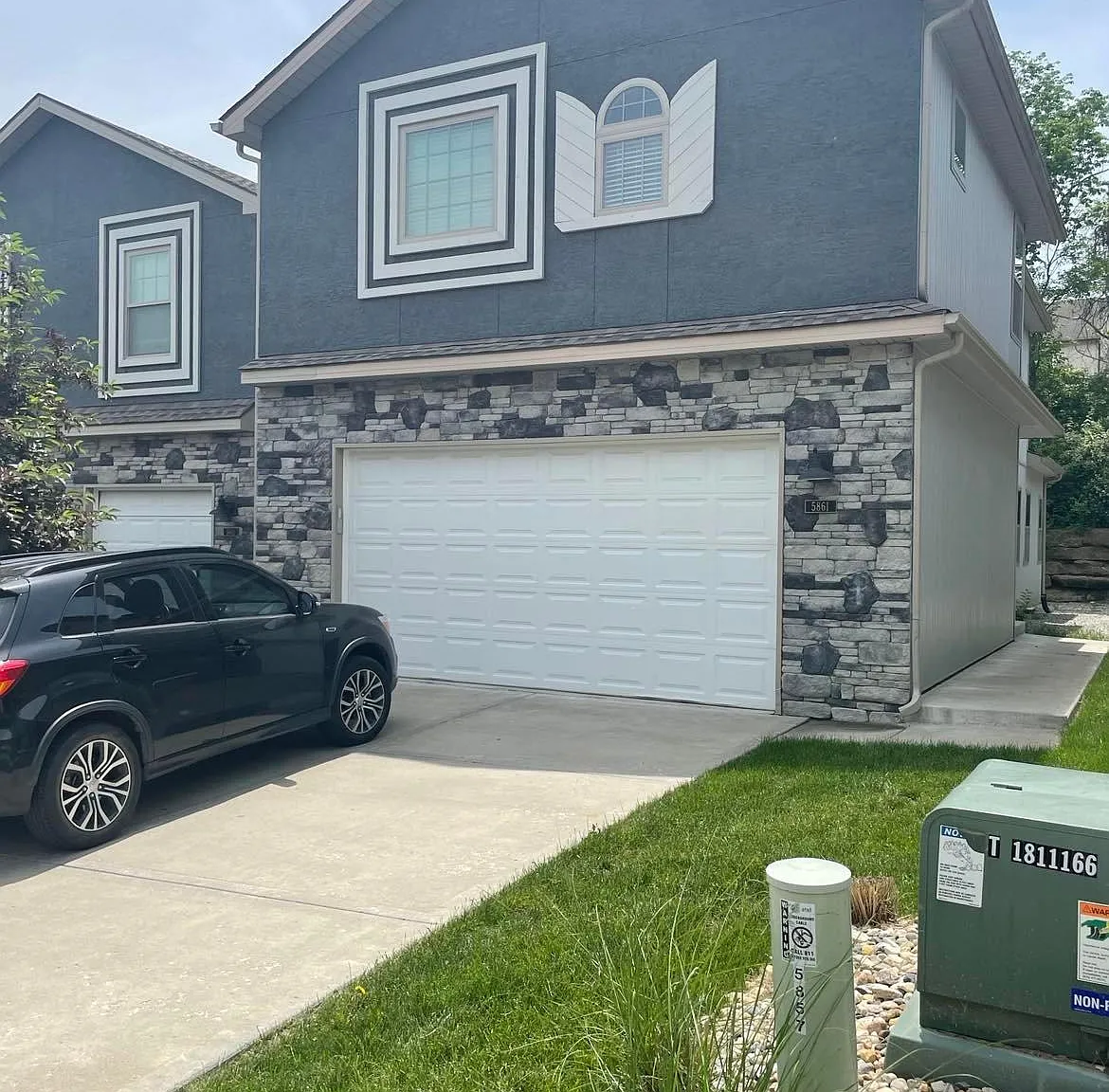 2 bed, 2.5 bath, 2250 sqft, $2,150 — Photo 2