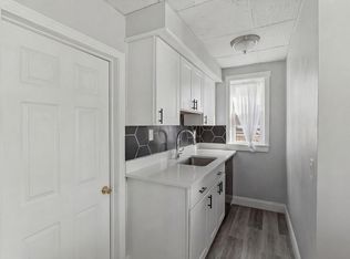 11 Leverett St, Lowell, MA 01851