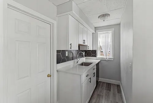 11 Leverett St Photo 1