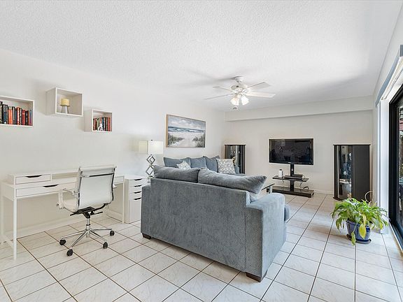 2nd image of 702 NW 98TH Circle