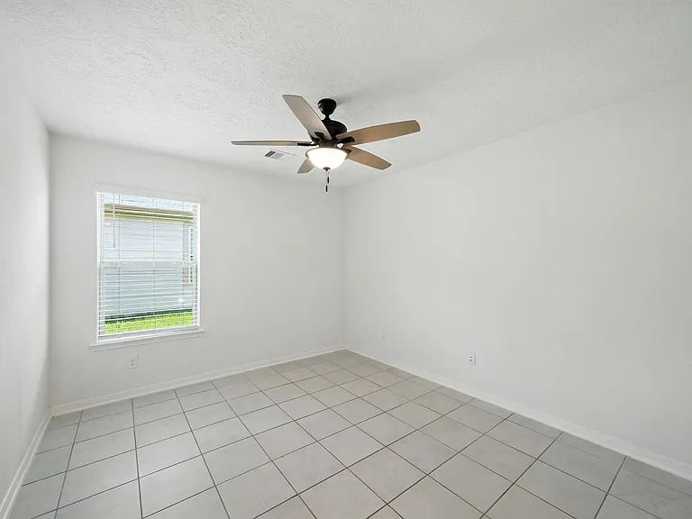 539 Broken Boulder St — Photo 10