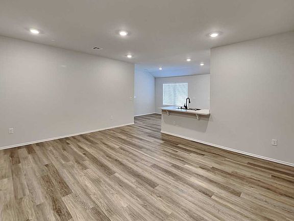4th image of 6132 Holm Oak Rd