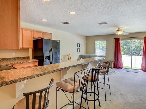 3rd image of 102 Hurst Ct