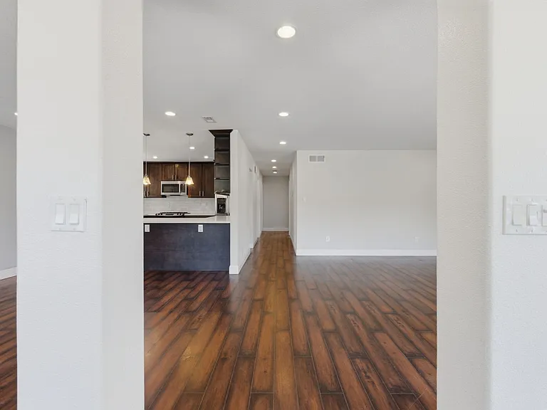 222 Indio Dr — Photo 5