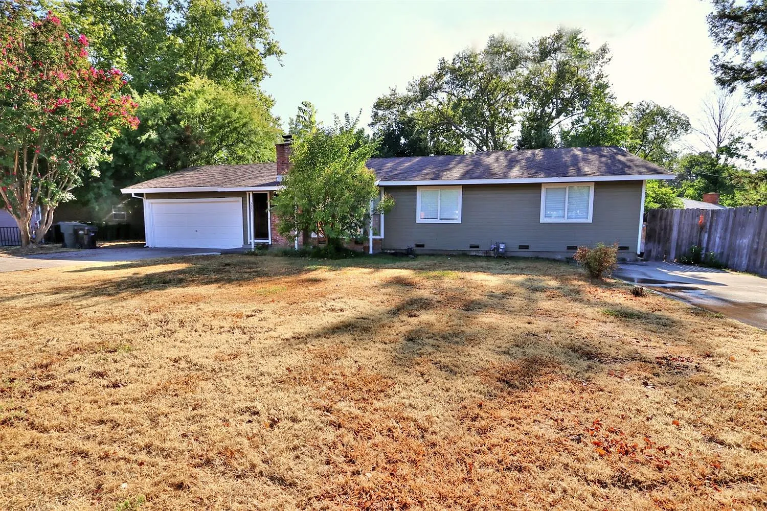 3551 W Country Club Ln photo 1
