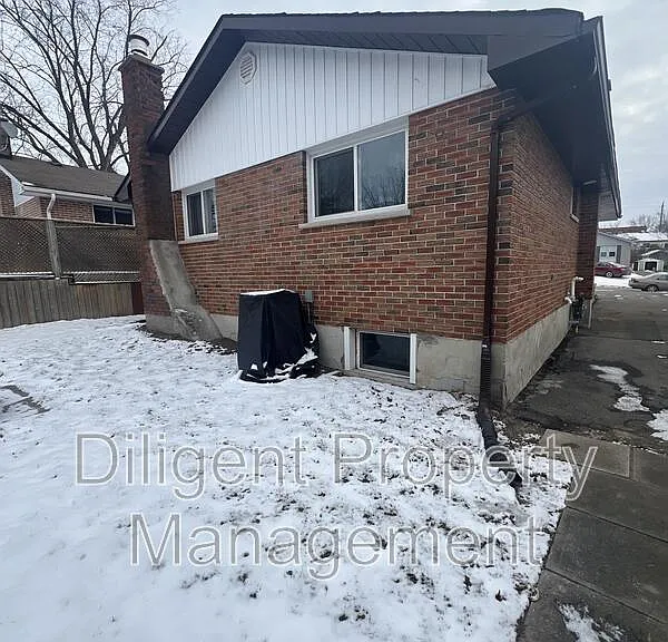 596 Garside Dr — Photo 36