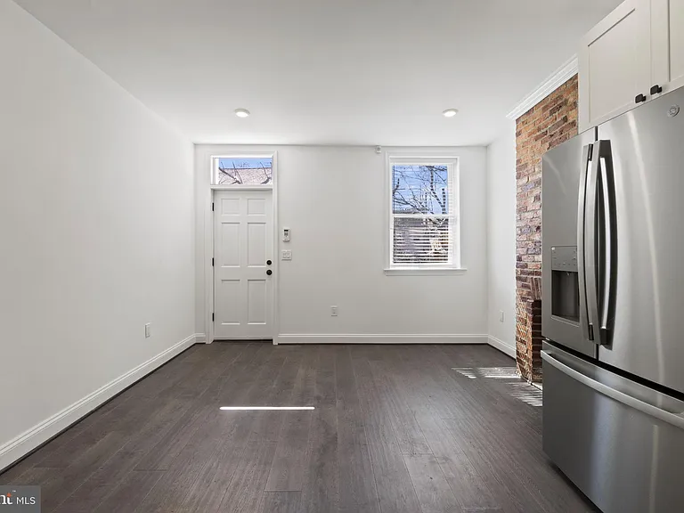 1008 Boyd St — Photo 5
