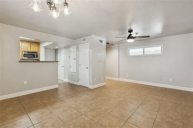 1 bed, 1.5 bath, 800 sqft, $1,350 — Photo 3
