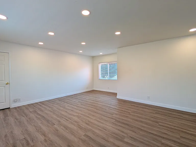 705 Lone Eagle Rd — Photo 17