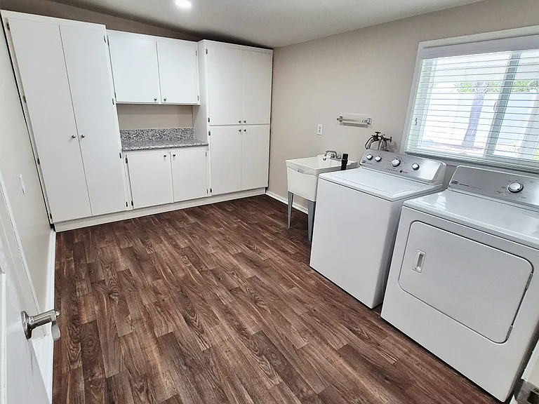 Thornhill Dr — Photo 11
