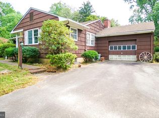 52 Titus Mill Rd, Pennington, NJ 08534