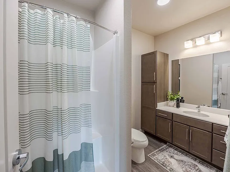 Ovation Apartments — Photo 6