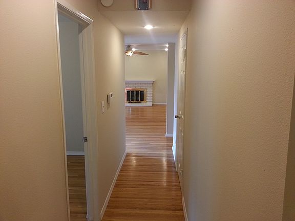 4th image of 131 W Laxford St