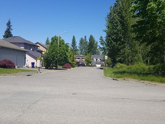 4th image of 14511 6th Ave W
